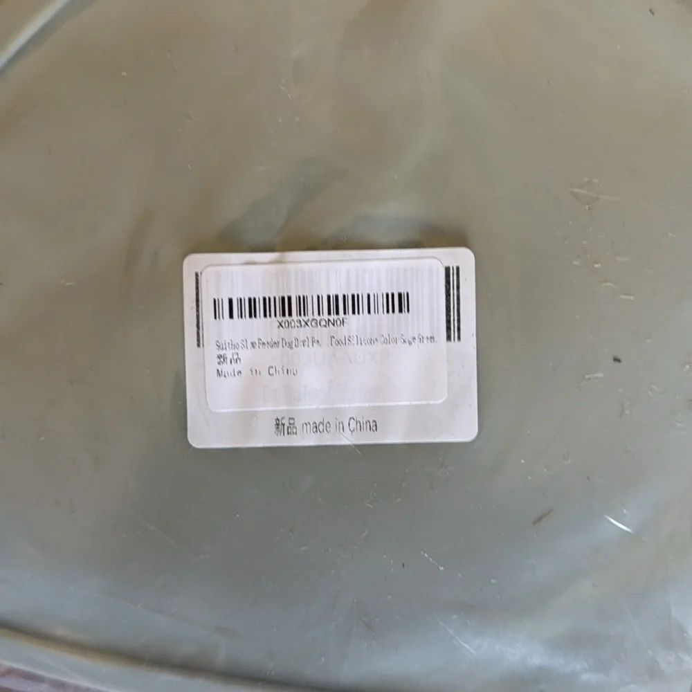 NWT Dog Slow Feeder, Silicone Dog Bowl with Mat Sade Green